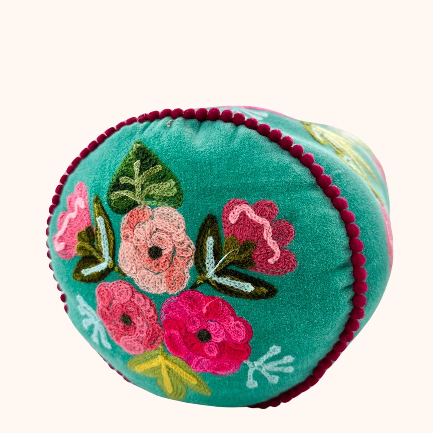 Velourse nekrol met handgemaakte bloemenborduursels blauw en multicolour