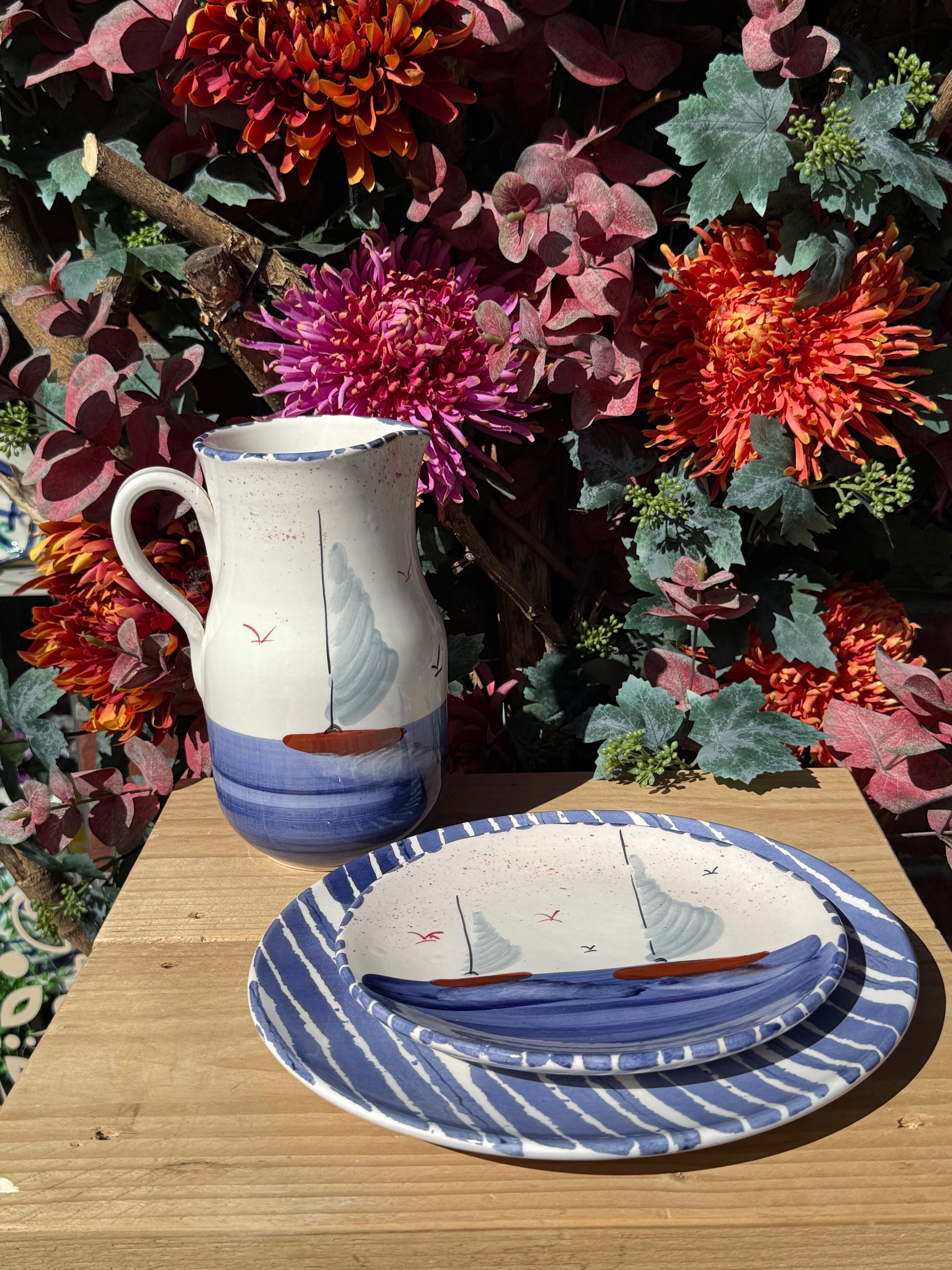 Keramieken schenkkan zeilboot gecombineerd met servies uit de Marina collectie