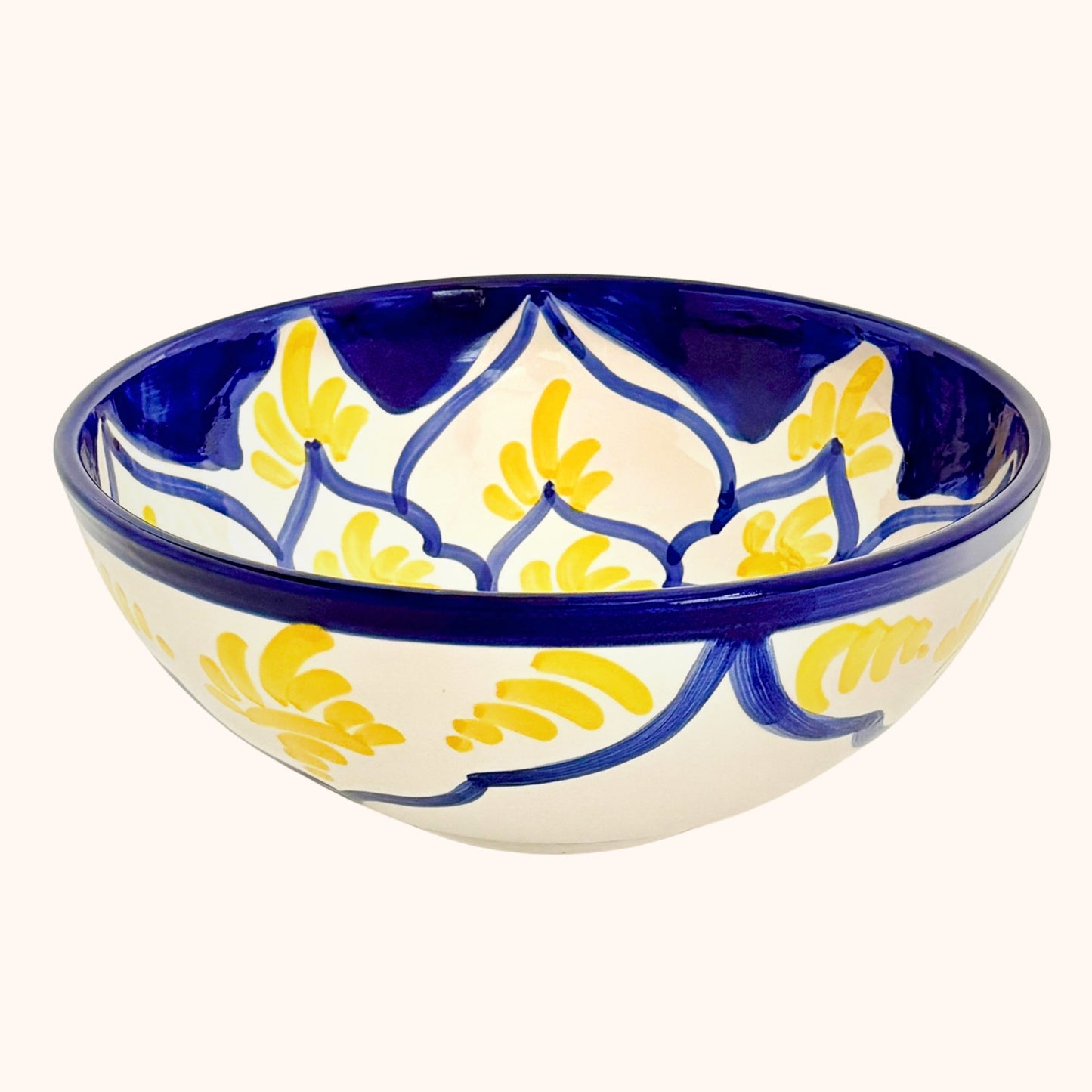 Grote handgemaakte serveerkom geel/blauw – kleurrijk keramiek uit Spanje