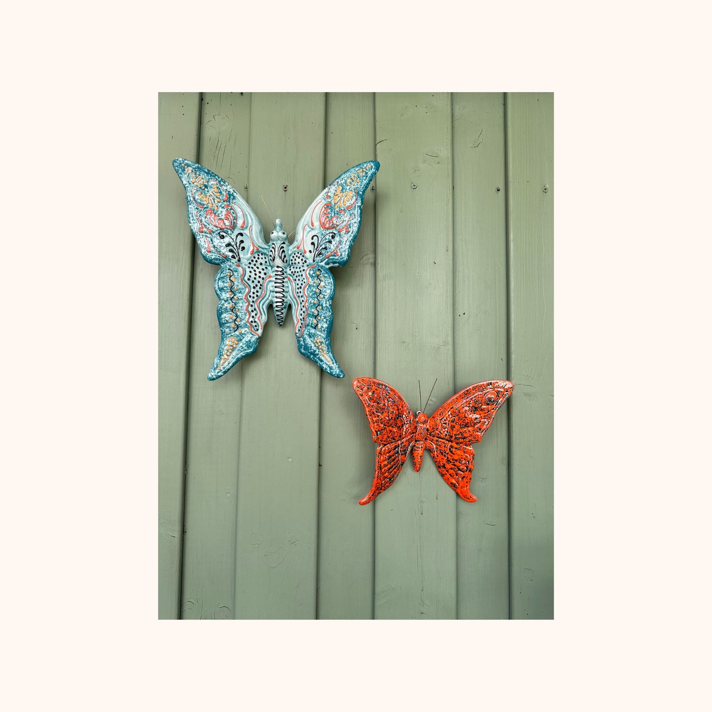 🦋 Middel vlinder, Spaanse keramiek (20 cm) oranje/blauw: