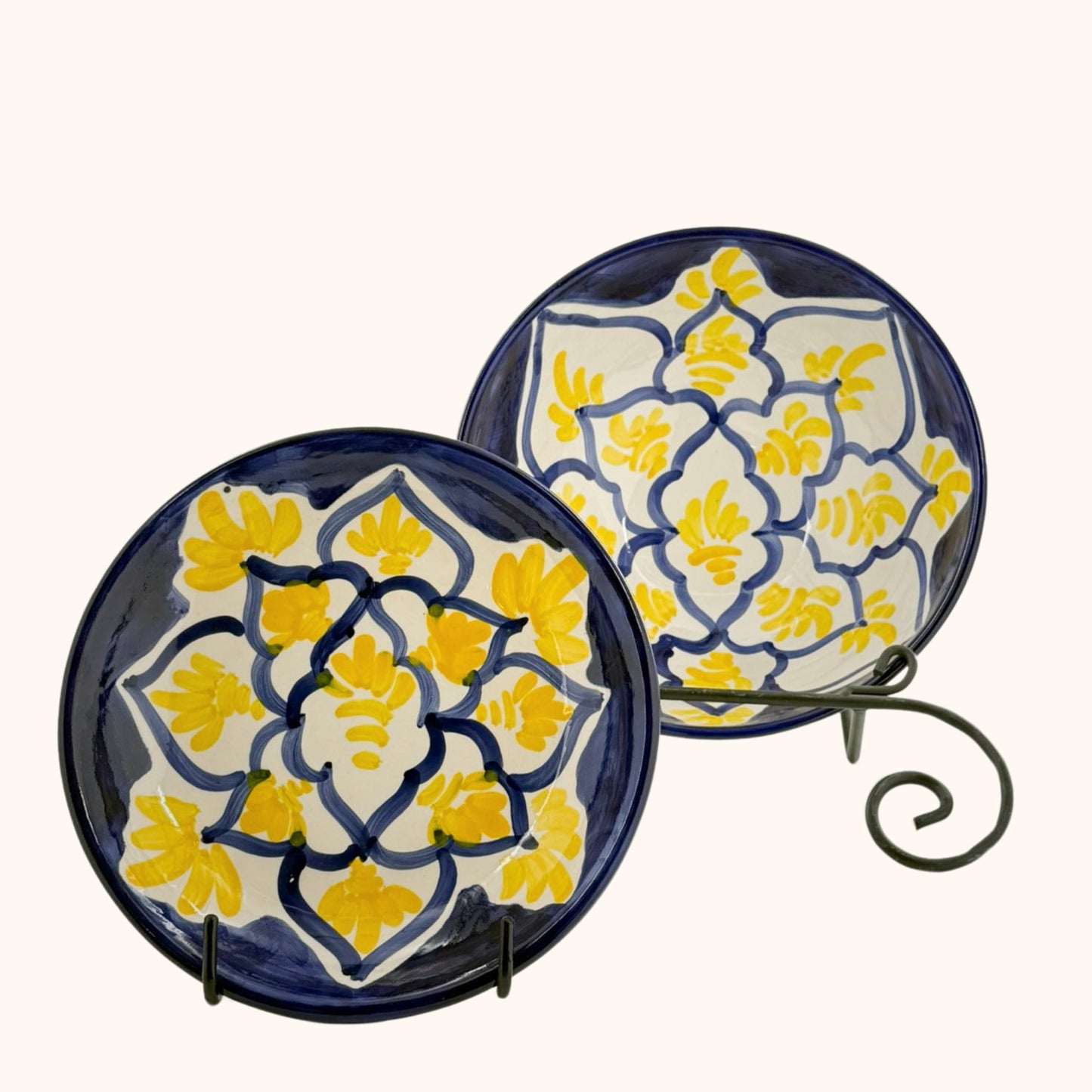 Keramieke serveerschaal/tapasbord geel/blauw– kleurrijk en handbeschilderd uit Spanje