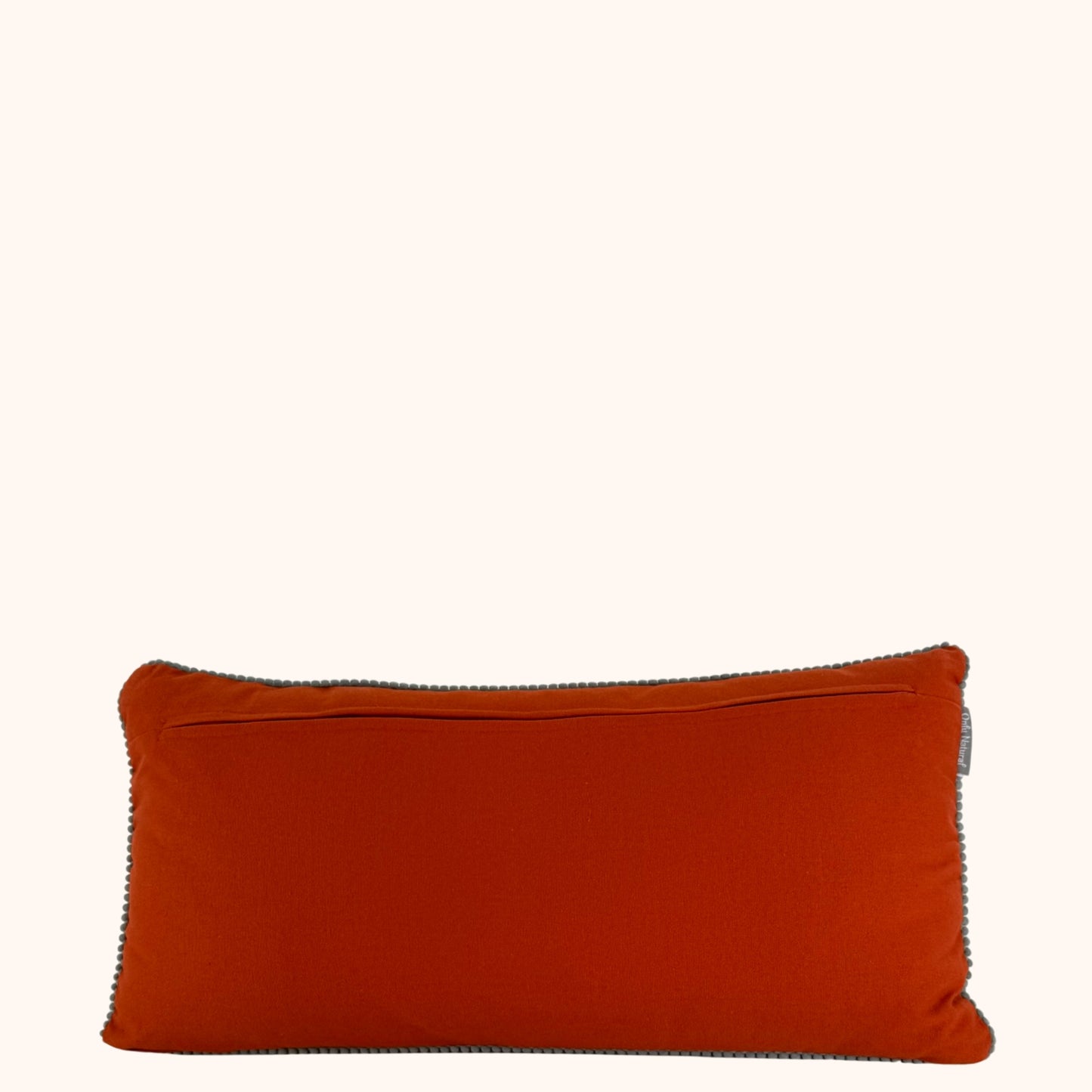 Velours kussen 30 x 60 cm met handgemaakte bloemenborduursels terra/oranje