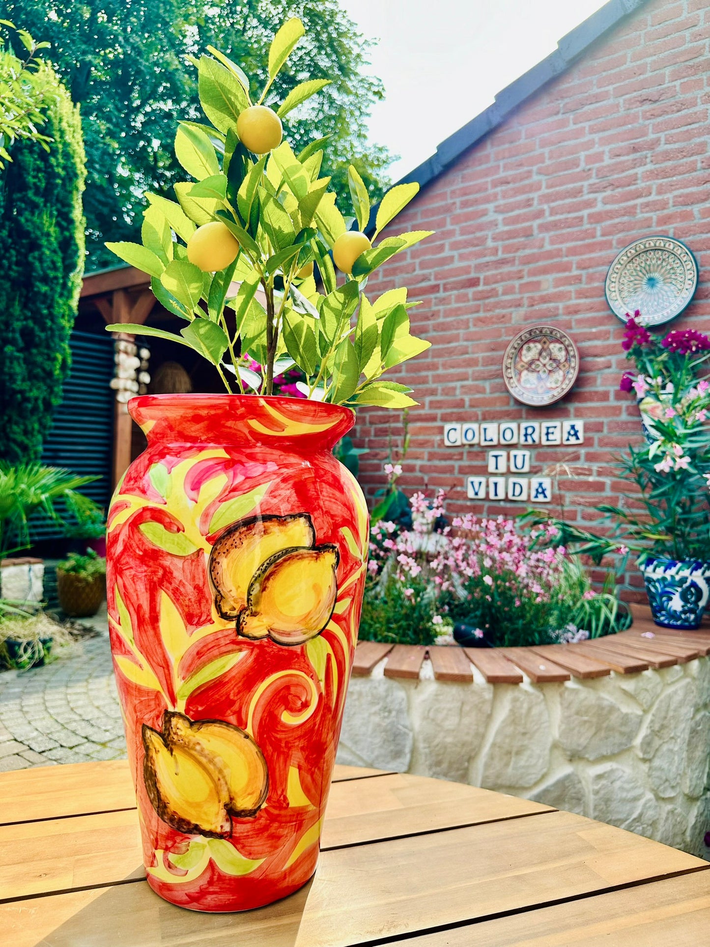 Unieke grote vaas "rojo y límon" voor binnen – handbeschilderd en vol karakter ♡